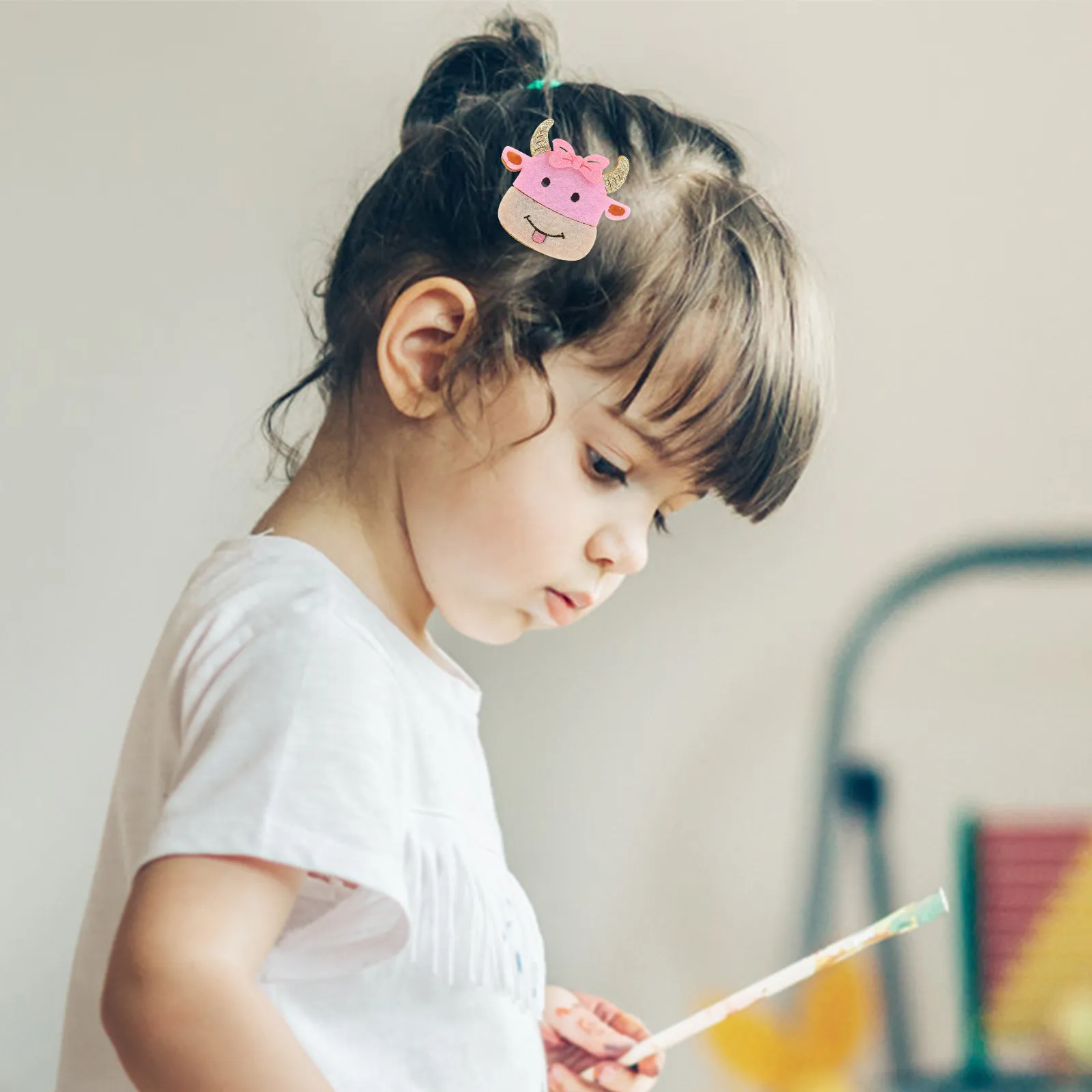 

Набор из 4 детских заколок для волос: новогодние заколки-коровки, декоративные зажимы, милые мультяшные аксессуары для волос, праздничные украшения для головы