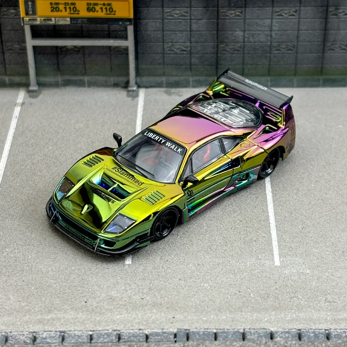 Lbwk-車のエンジン,ダイキャストメタルモデル,おもちゃ,ギフト,トップアート,1: 64,青い動的クロム合金,f40