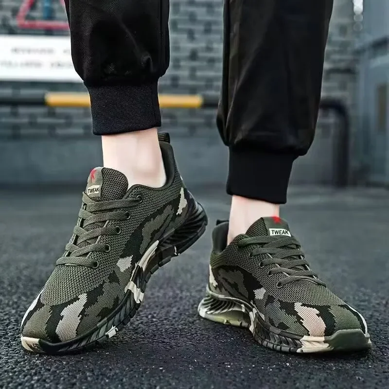 Fashionable Sports Shoes Men Anti Slip Wear-resistant Breathable Lightweight Outdoor Sports Camouflage Flat Bottom Walking Shoes