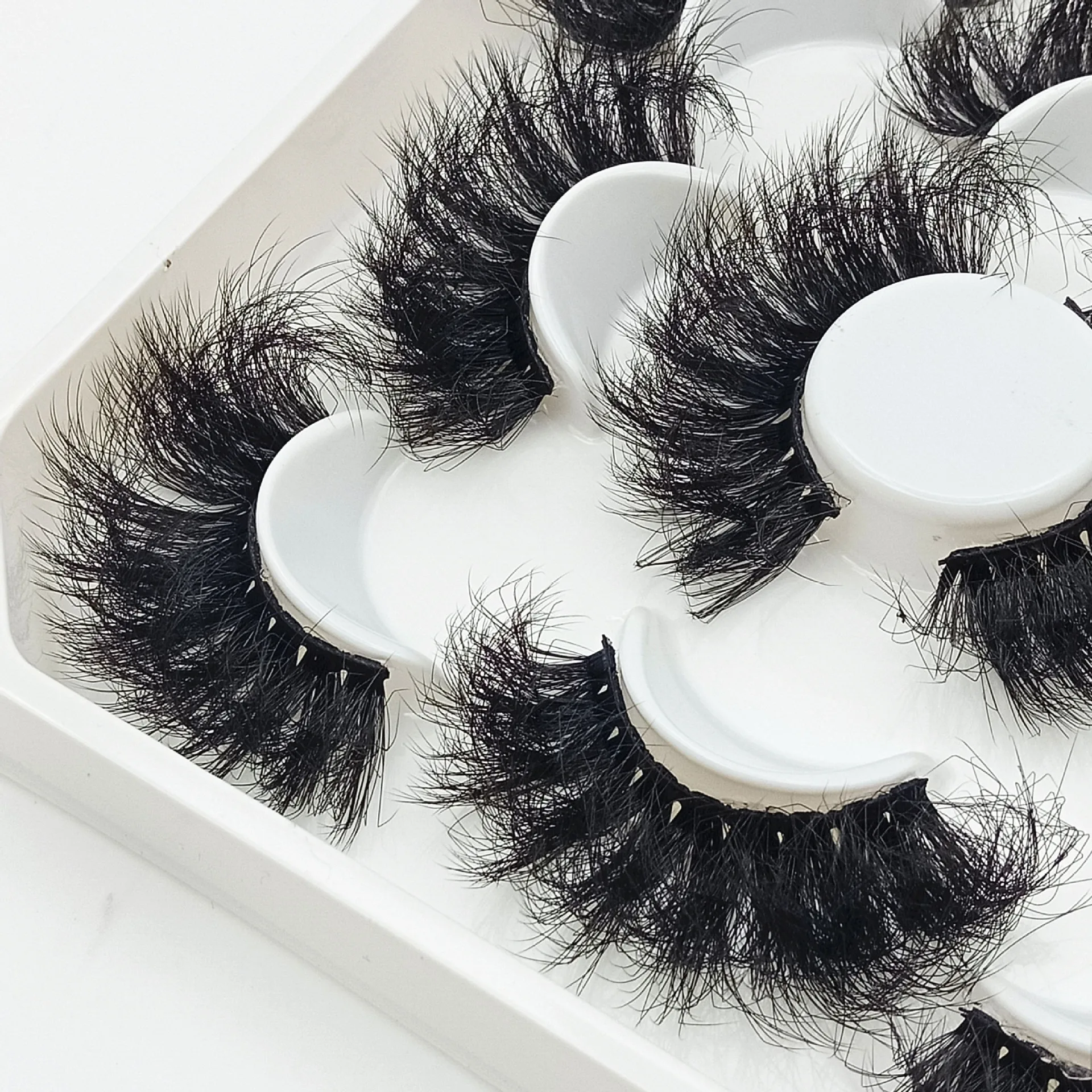 Pooplunch False Eyelashes 25MM Fluffy Dramatic Faux Mink Lashes 5 Pairs Long Thick Volume Messy Crossed Fake Eye Lashes Pack