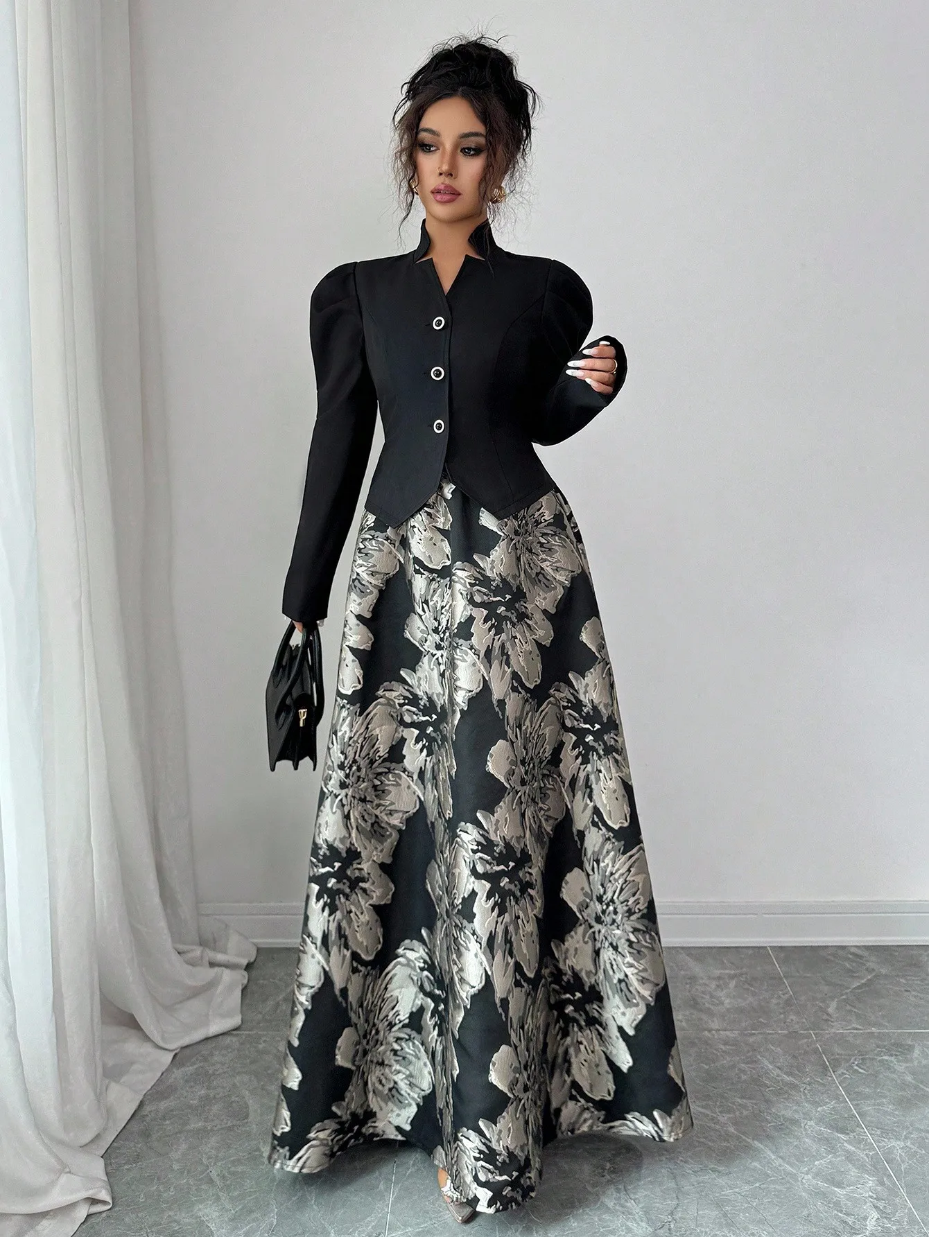 우아한 블랙 블레이저와 퍼프 소매 & 플로럴 A라인 스커트 세트 (여성용, 오피스에서 저녁까지 착용 가능)