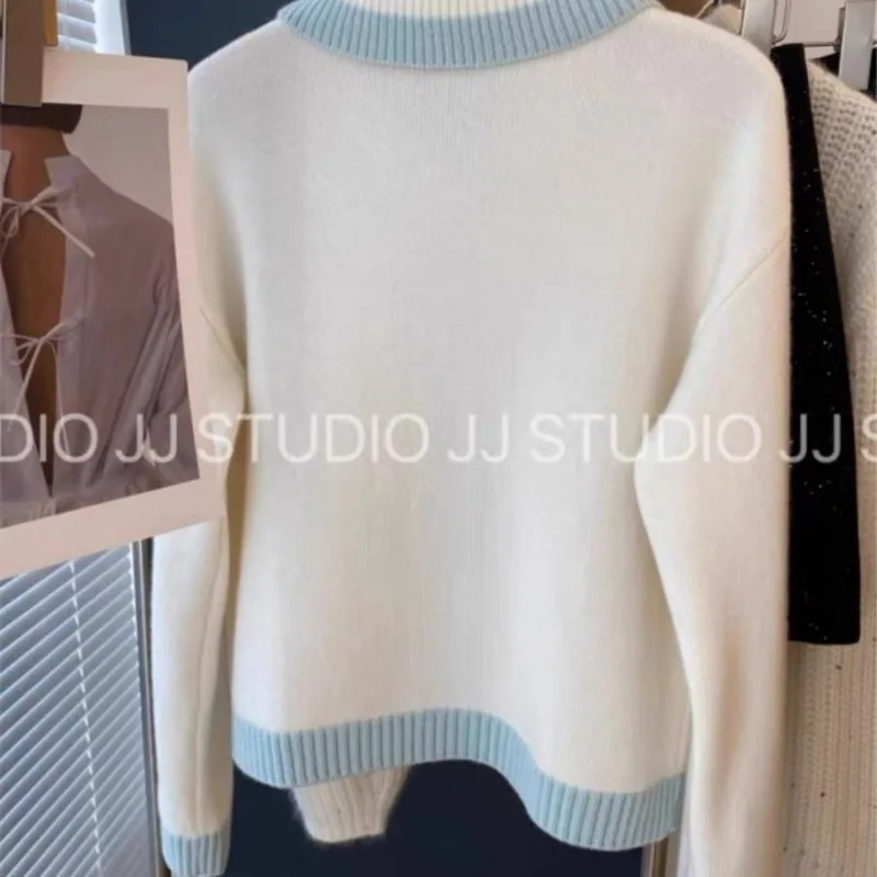 Colletto per bambola, maglione polo cardigan lavorato a maglia bianco sporco, giacca ricamata con riso viola, top autunnale e invernale