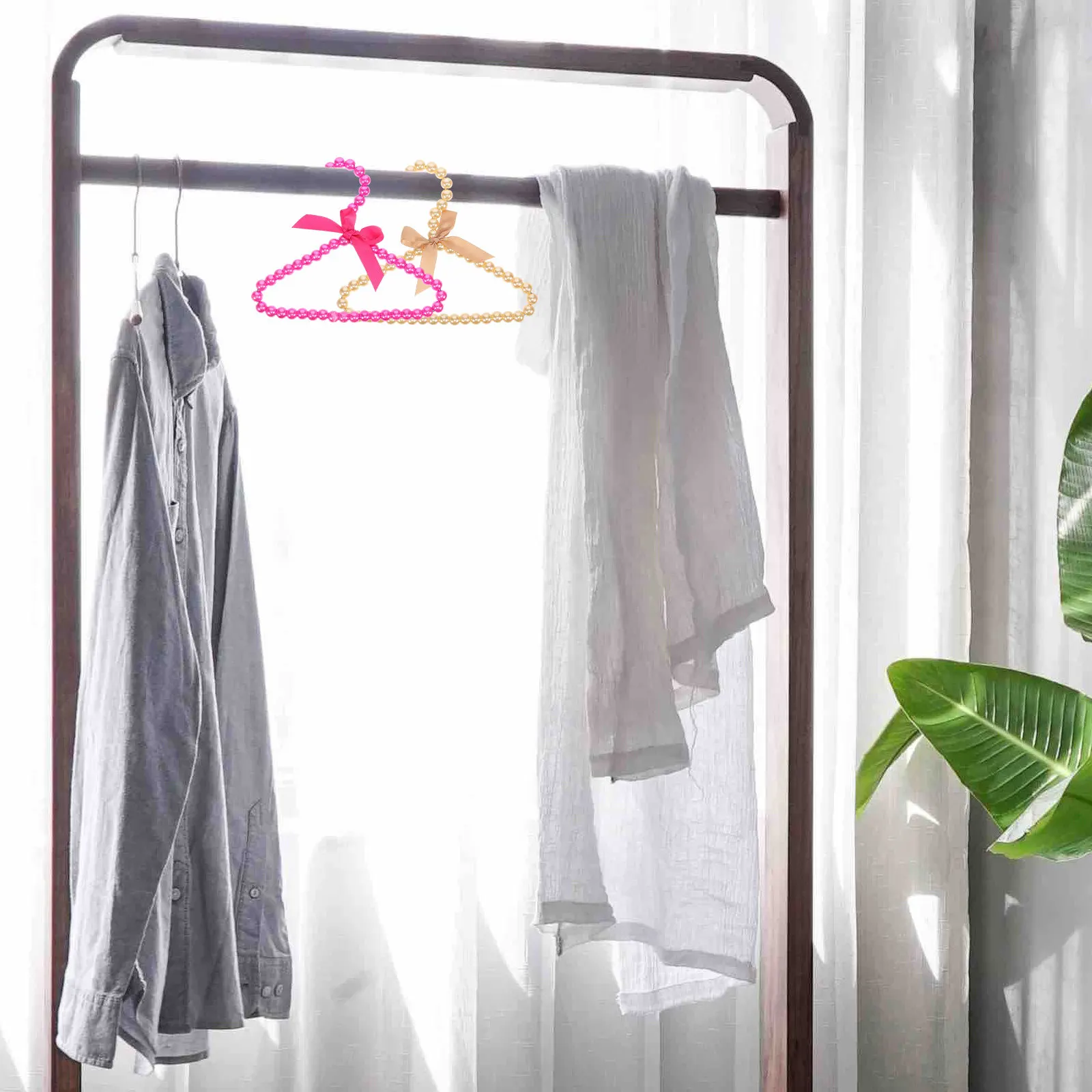 

Набор из 4 вешалок для одежды для домашних животных с жемчужным декором, сушилка для одежды для питомцев, малышей и младенцев, компактный органайзер для хранения в малогабаритных помещениях