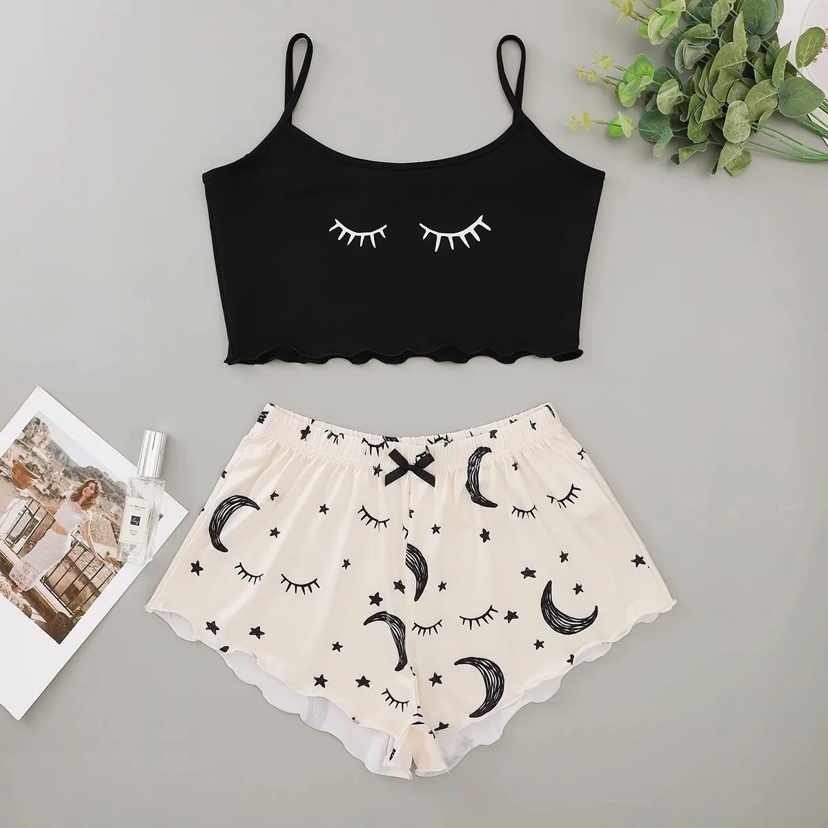 Women\'s 2pcs Cute Soft Comfy  Set Moon Star Eyelash Print Sexy Sleepwear Sleeveless Shorts Homewear Pajama Set