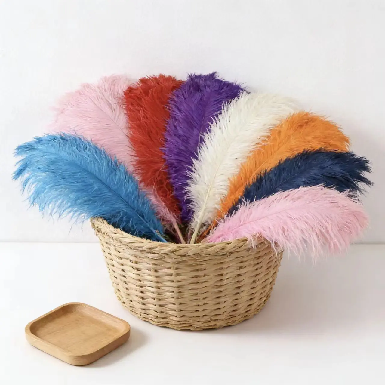 

100Pcs Colorful Ostrich Feathers Wholesale for Wedding Decoration DIY Craft Table Centerpieces Carnival Accessories Party Plume