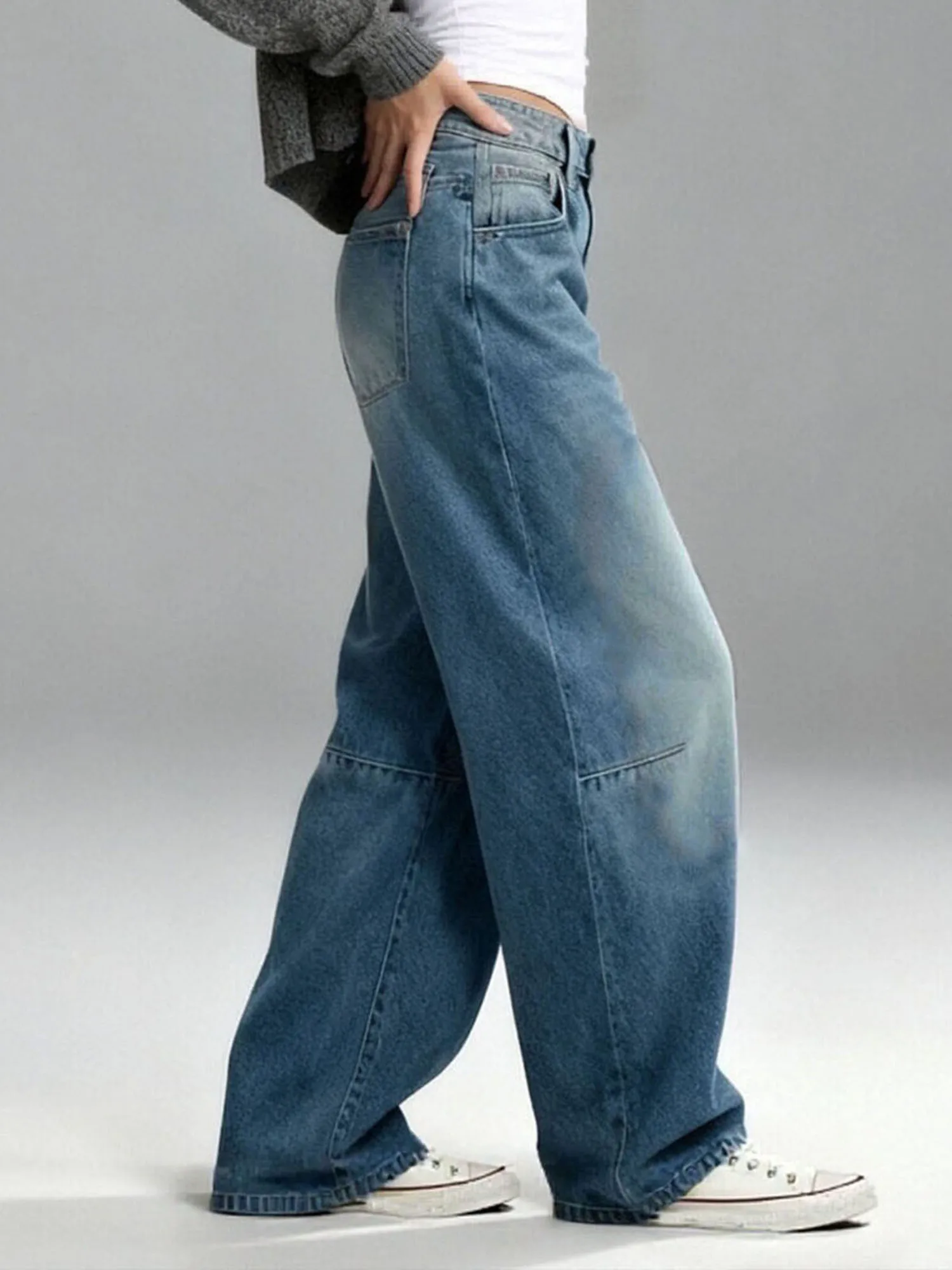 

Женские джинсы скинни с высокой талией и потертыми деталями. Классические синие джинсовые брюки для повседневной носки.