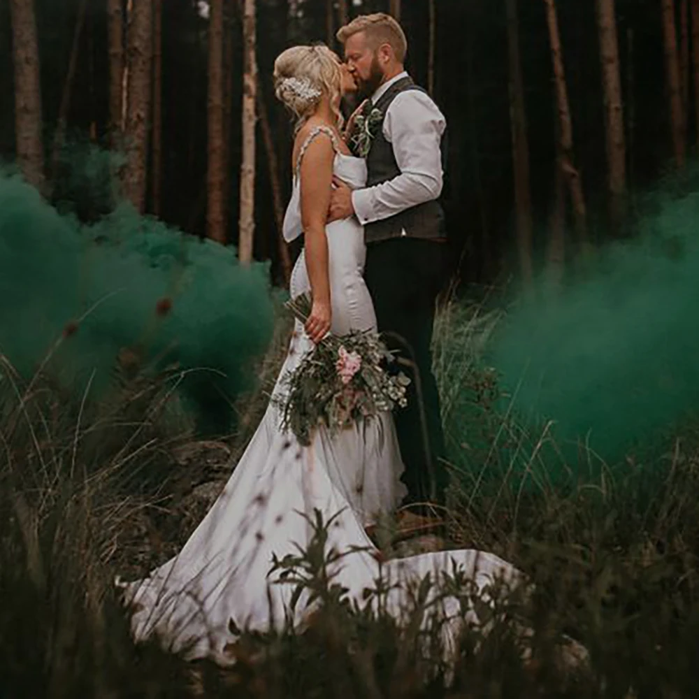 Abito da sposa con scollo ad anello in raso a sirena con spalline gioiello su misura con pietre preziose drappeggiate sul retro aperto fodero in Crepe abiti da sposa