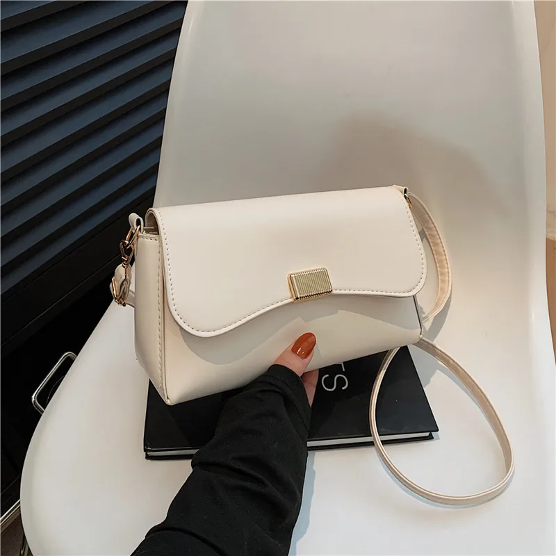 Fashionable Retro Women's Bag 2024 New Style Underarm Crossbody Bag Versatile French Bread Bag Soft PU Leather  Color