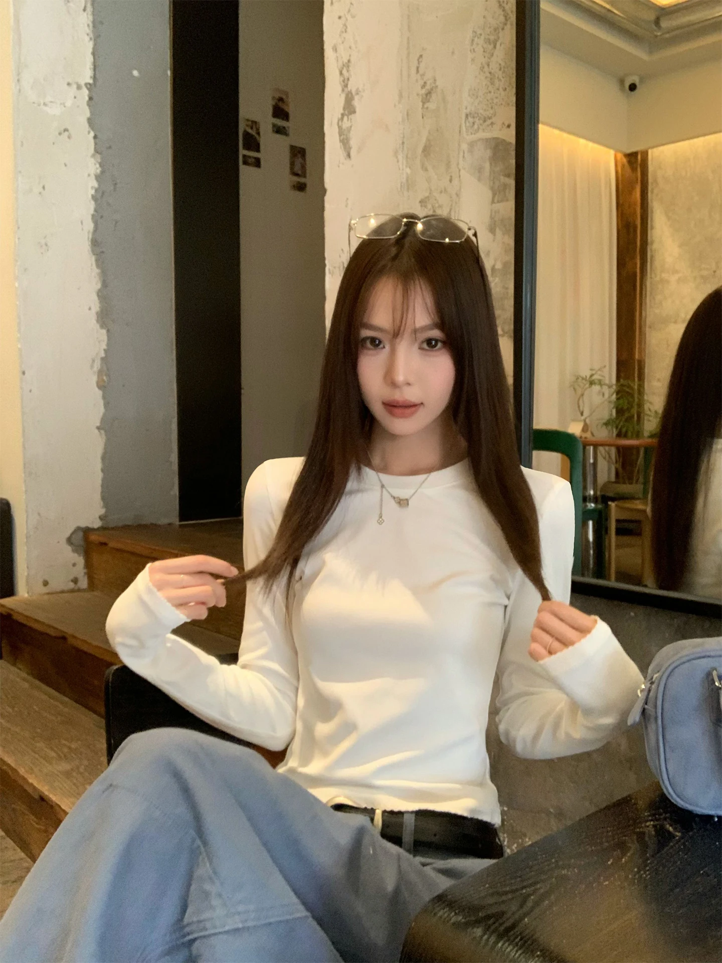 Song Zhengen White round Neck Base Shirt Women's Long Sleeve T-Shirt Korean Style Lace Hem Design Sensation Commute Wind Top
