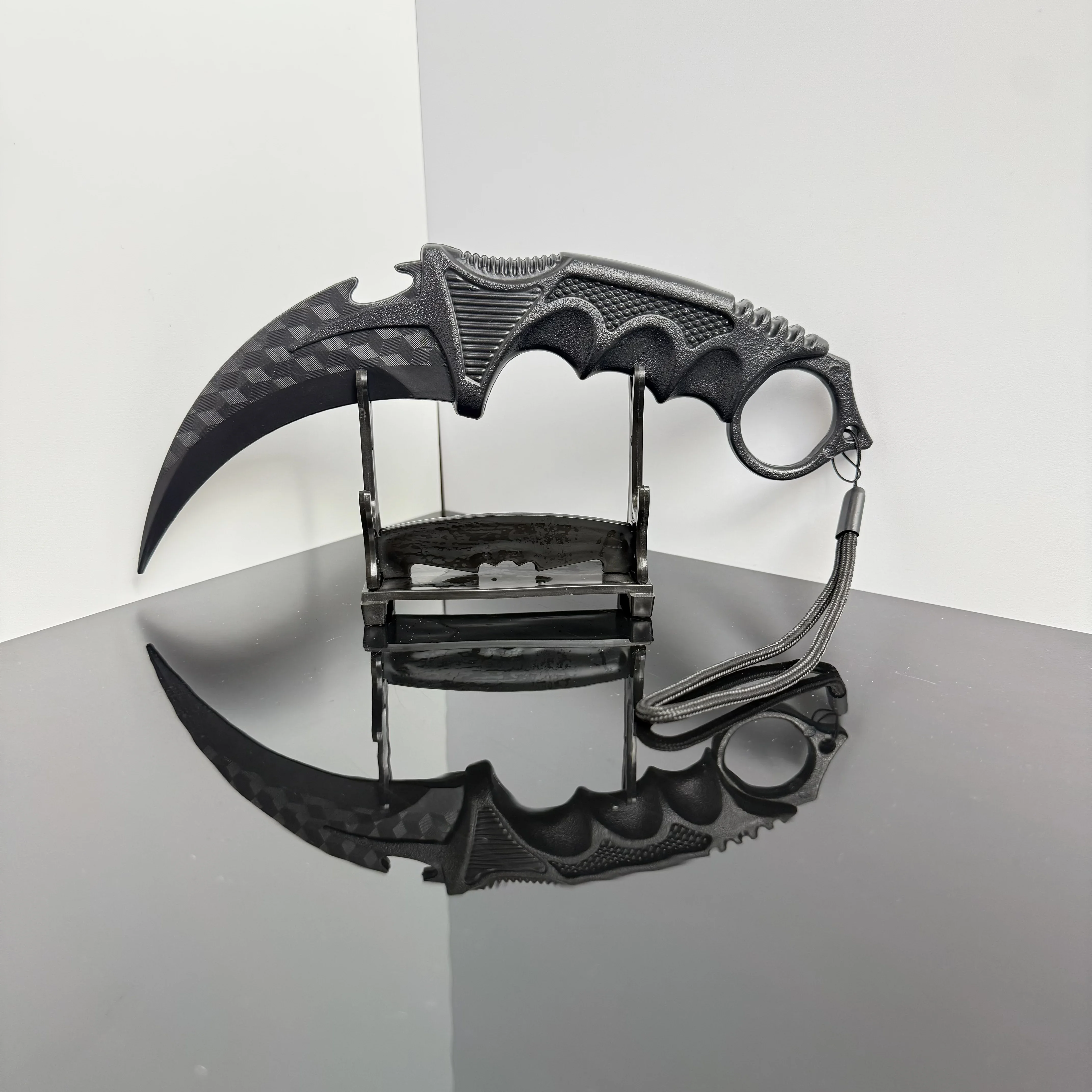 23cm Schwarzes Gitter-Plastik-Klauenmesser Hochwertige Version Bühnendarstellung Karambit-Requisite Outdoor-Trainingsmesser Sicherheitsspielzeug Geschenk – Detail 1