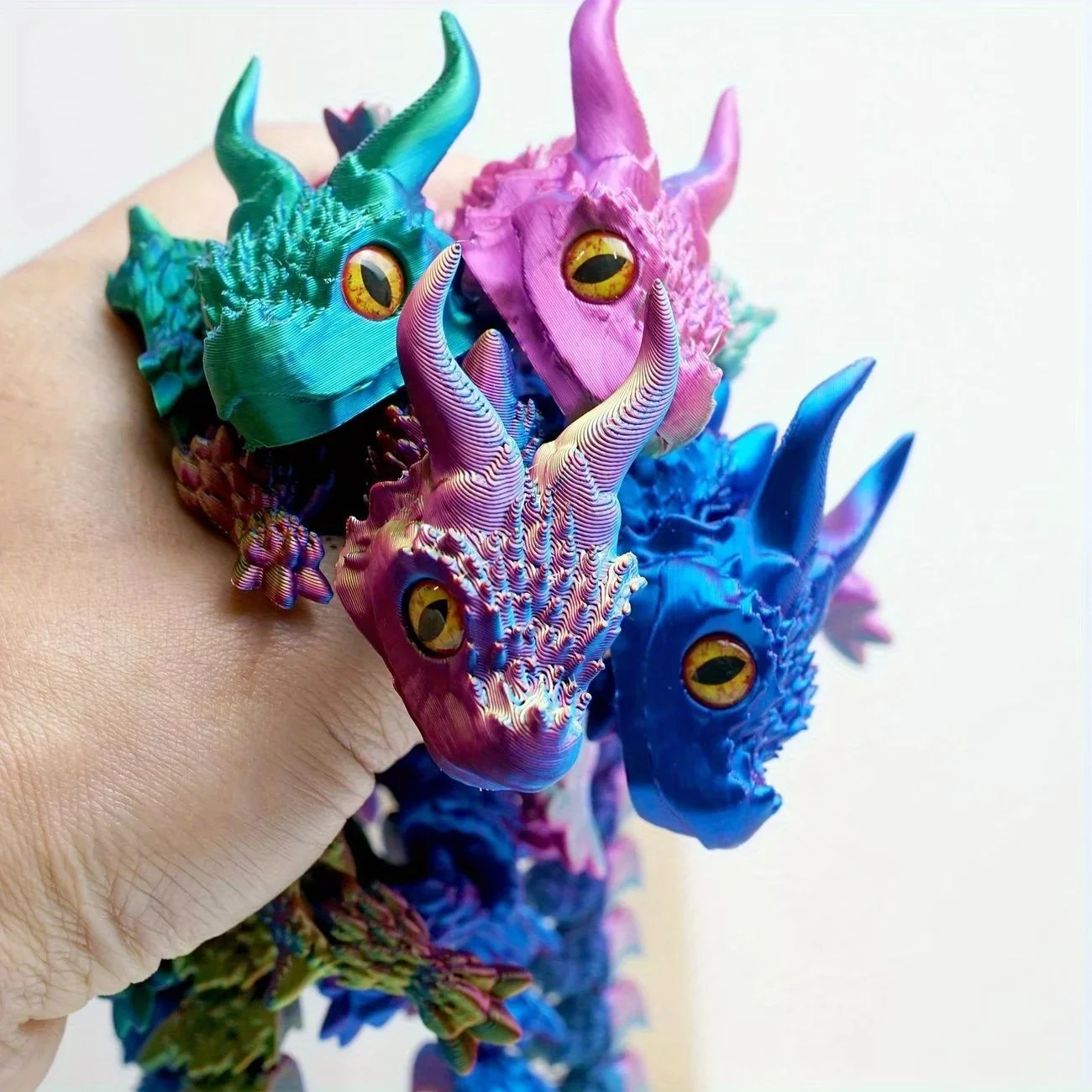 3D Magic Dragon Sculpture Statue with Random Color Changing Mysterious Eyes, Festive Home Ornament for Living Room Kitchen