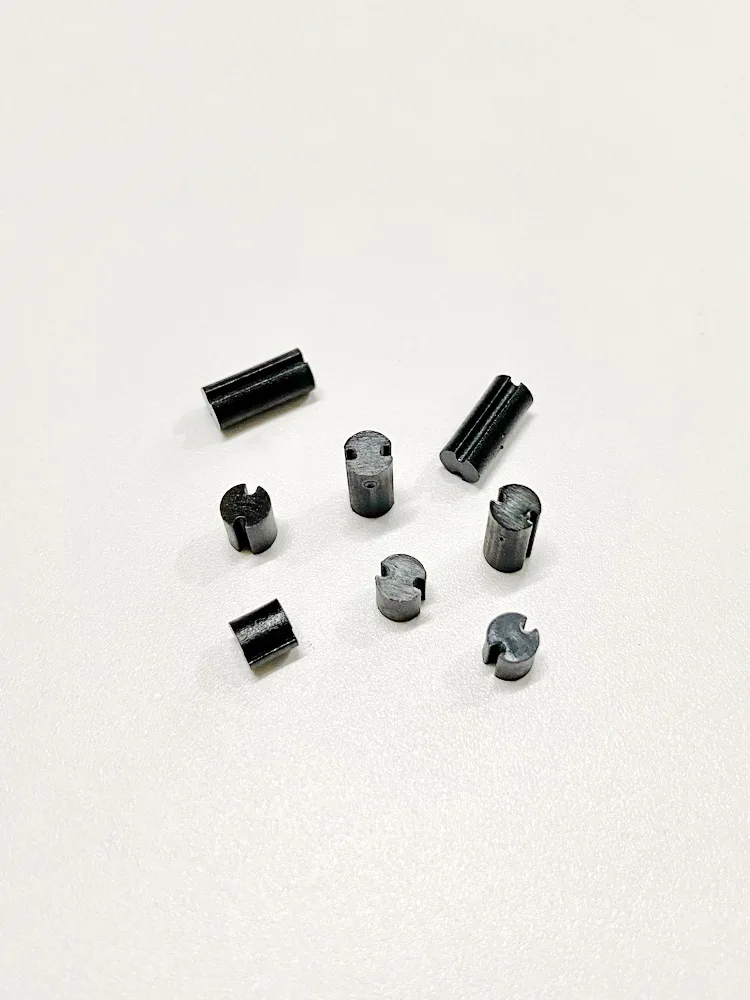 Dubbele pit Twee pins Diameter 3 mm LED-isolatiekolom Kunststof isolatie Voorkomt buigen Spacer Ondersteuning Nylon 66 Materiaal Zwart