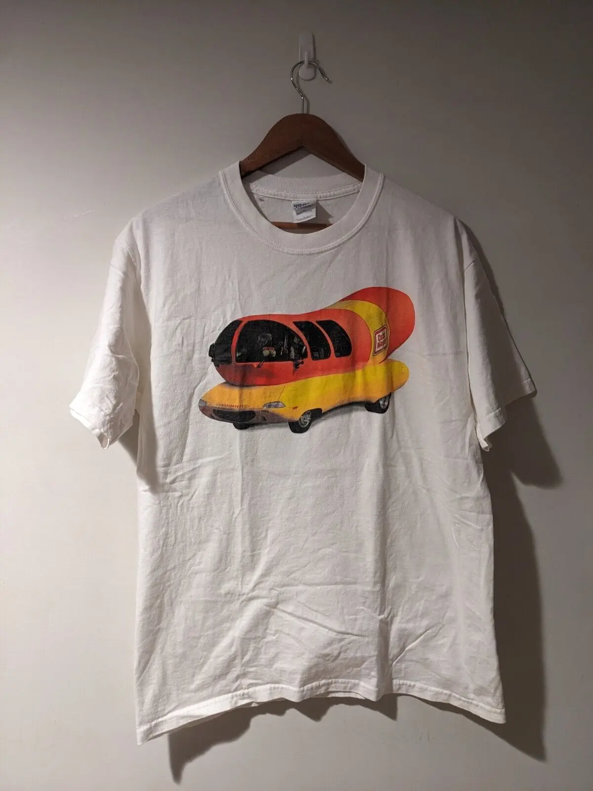 Vintage 90s Oscar Mayers Hot Dogs Food Truck White Large T-Shirt