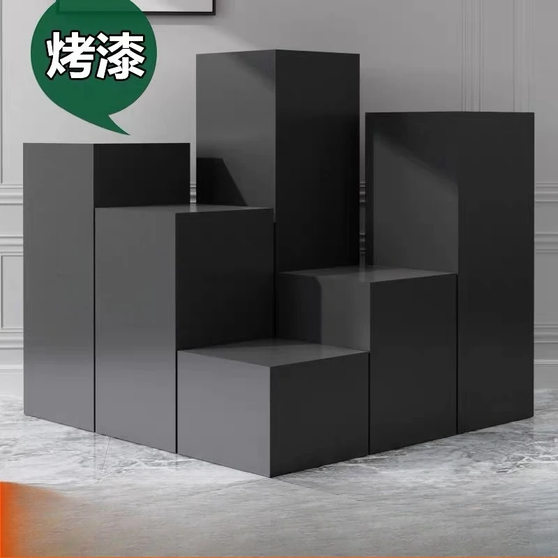 Black paint booth Crafts props Art Museum exhibition hall Clothing store Product stand