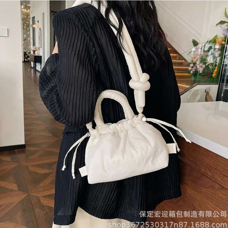 Fashion Shoulder Bag Women\'s Down Fil Cotton Fashionable Student Backpack Portable Makeup Bag Casual Large Capacity Shoulder Bag