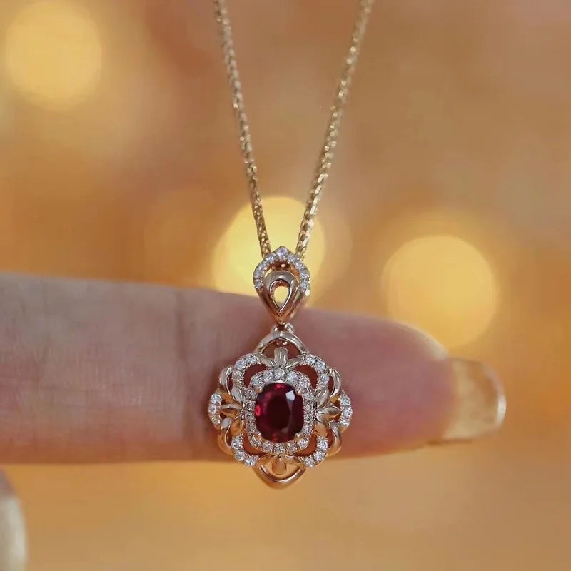 925 silver garnet pendant choker necklace for women, elegant and classic light luxury style, simple and versatile in appearance