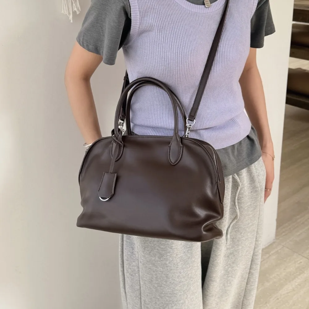 New Bowling Leather Versatile Handbag Large Capacity Commuter Niche Design Loose Casual Fashion Unique Texture Simple Premium