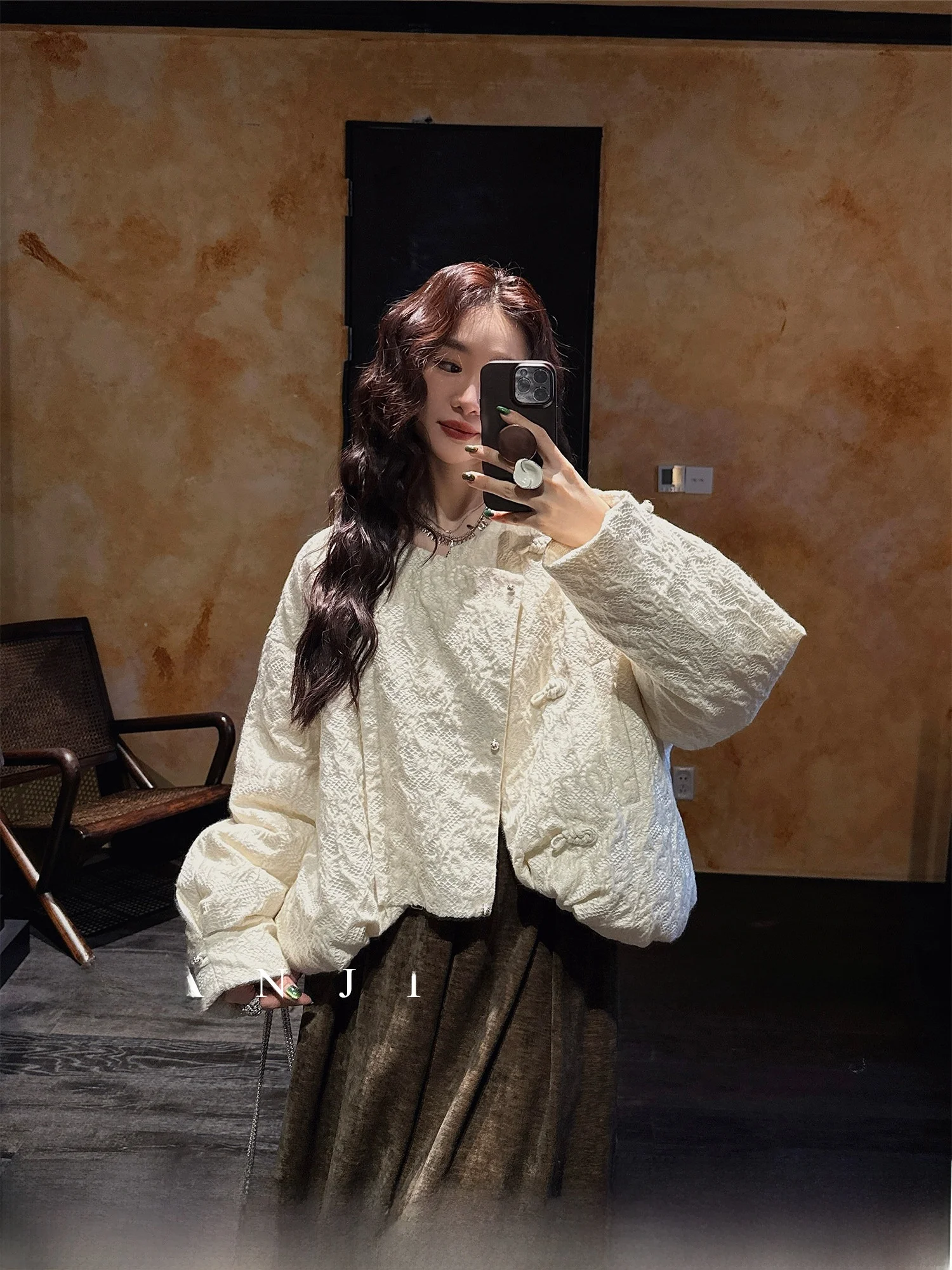 

Женская пуховая куртка Sanji Bla Flower Song ang Yue с кружевной цветной вышивкой, асимметричным подолом, для повседневной носки