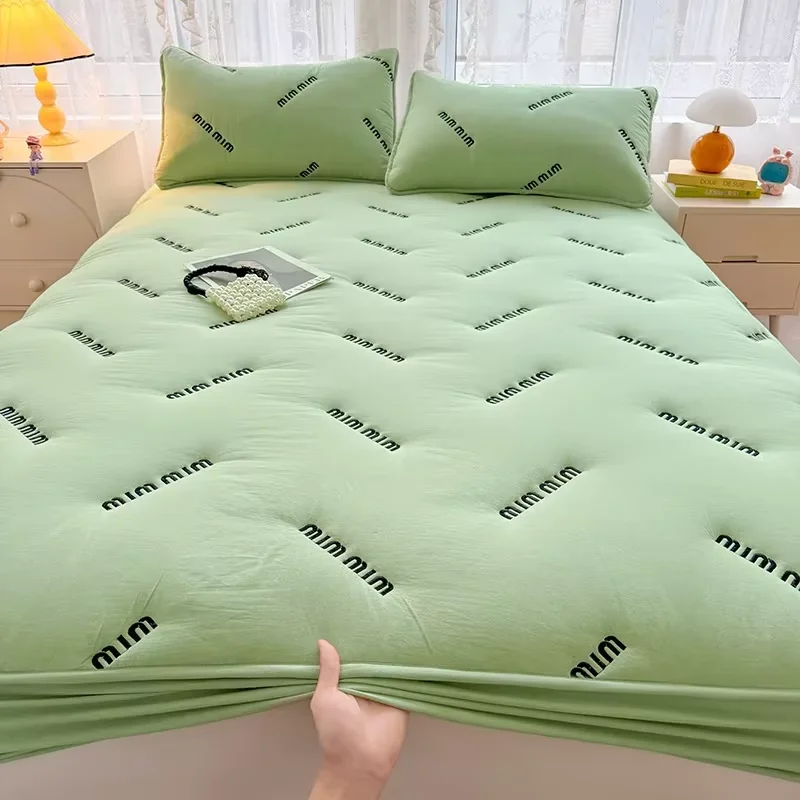 1 pc Quilted Mattress Cover White Color Letter Embroidery Bed Cover Single/Queen/King Mattress Protector Thick Fitted Bed Sheet