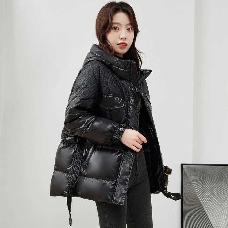 أسفل سترة قطن 2025 مقنعين قصيرة مريحة المرأة الشتاء سترة السيدات معطف تنوعا فضفاضة عادية موضة سترة الإناث