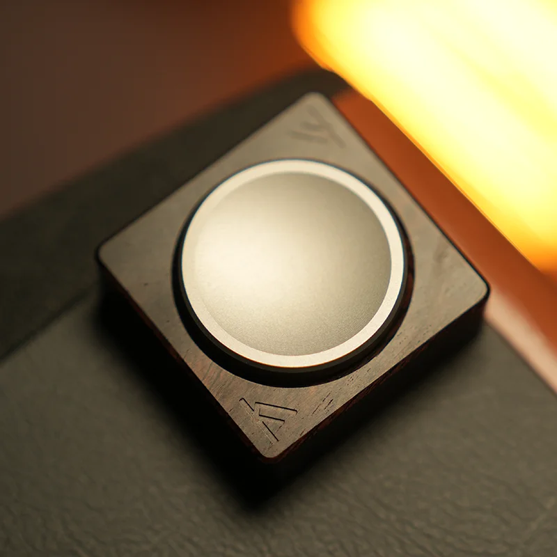 CDオーディオ再生機ハンドミニフィジェットスピナー回転ローラー指先スピニングトップチップEDCオフィスデスクおもちゃジャイロ不安解消