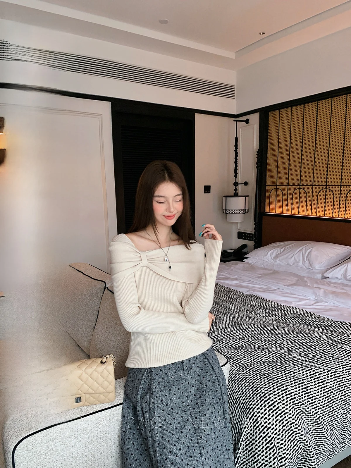 

Shoulder Bared One Shoulder Knitted Sweater Women's Slim Fit Nectarine White Twist Knot Neckline Long Sleeve Casual Top