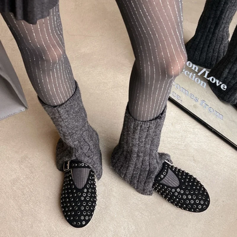 

2024, весенние новые женские туфли Мэри Джейн, круглый носок, плоский каблук, стразы, заклепки, пряжка, уличные офисные женские туфли в стиле панк, неглубокие одинарные туфли