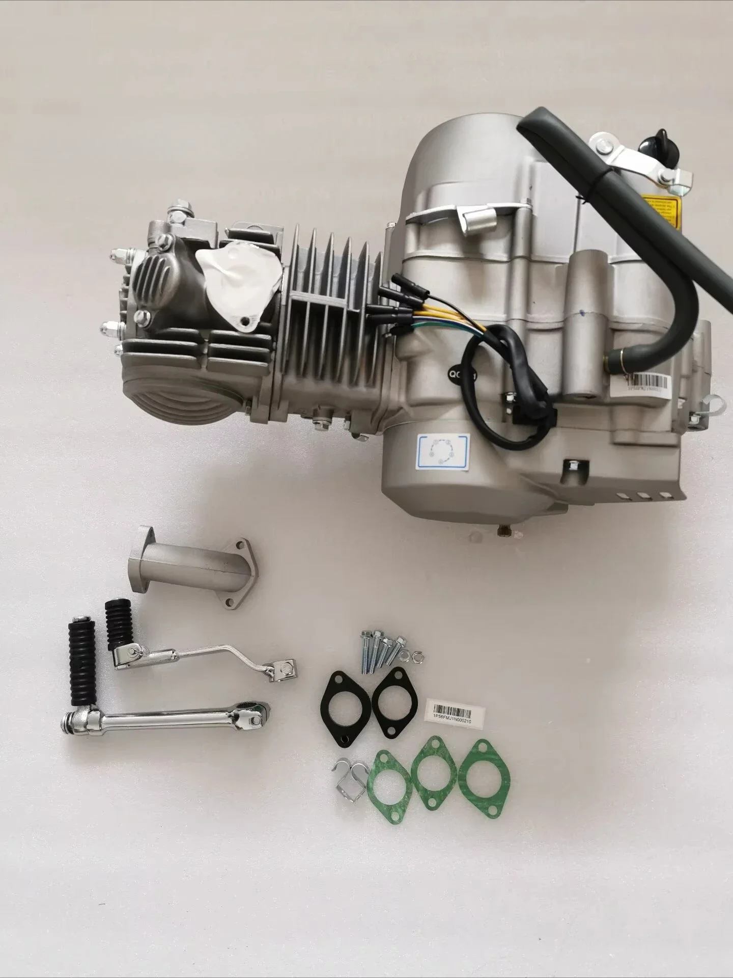 4-Speed manual clutch kicks start engine