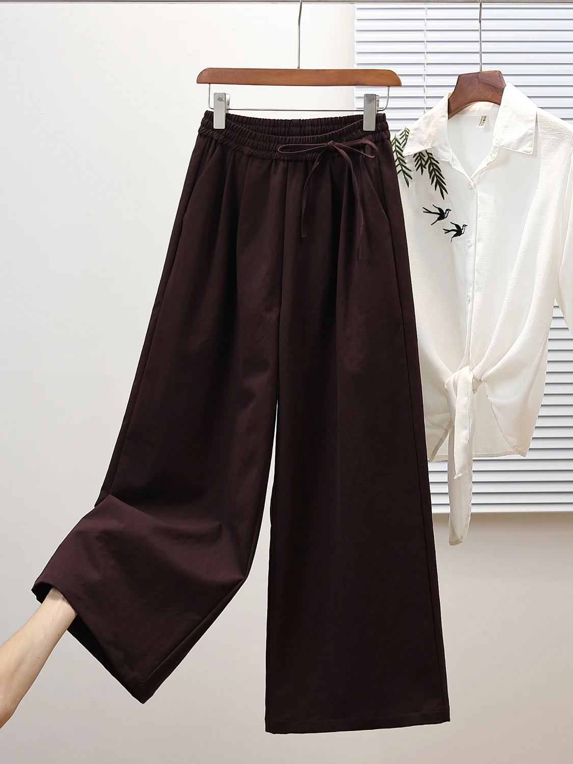Luźne, dopasowane spodnie z sz – Tailored Trouser Wide recenzja i cena