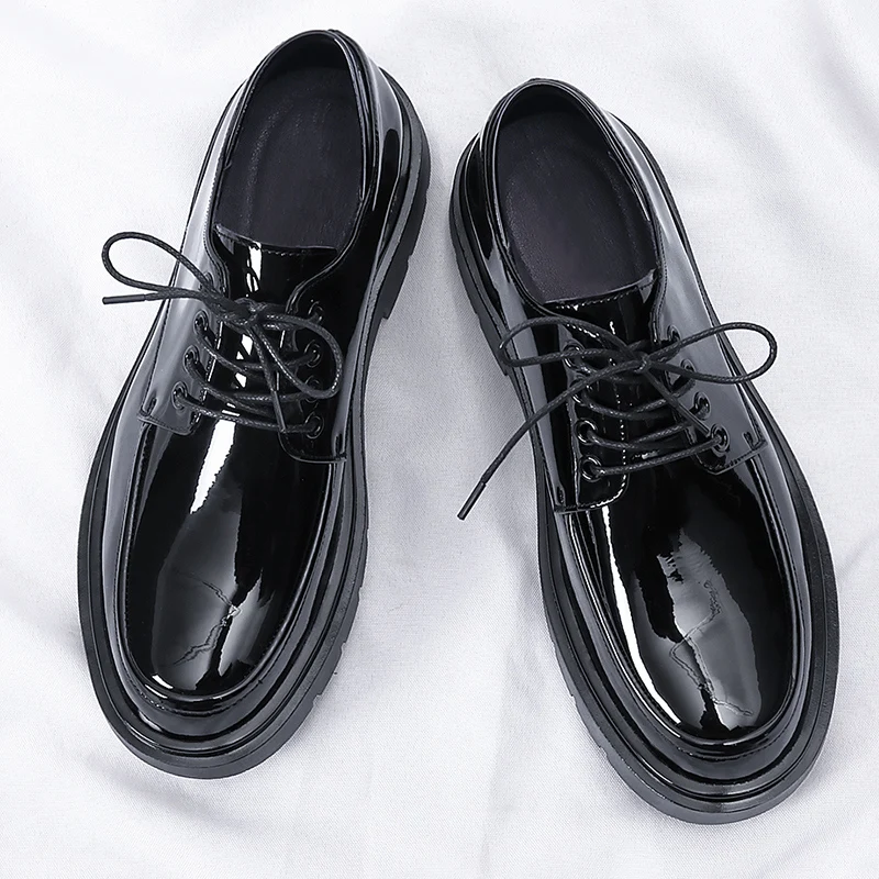 

Мужские деловые туфли дерби с круглым носком и высококачественной повседневной текстурой - изысканные и модные свадебные туфли