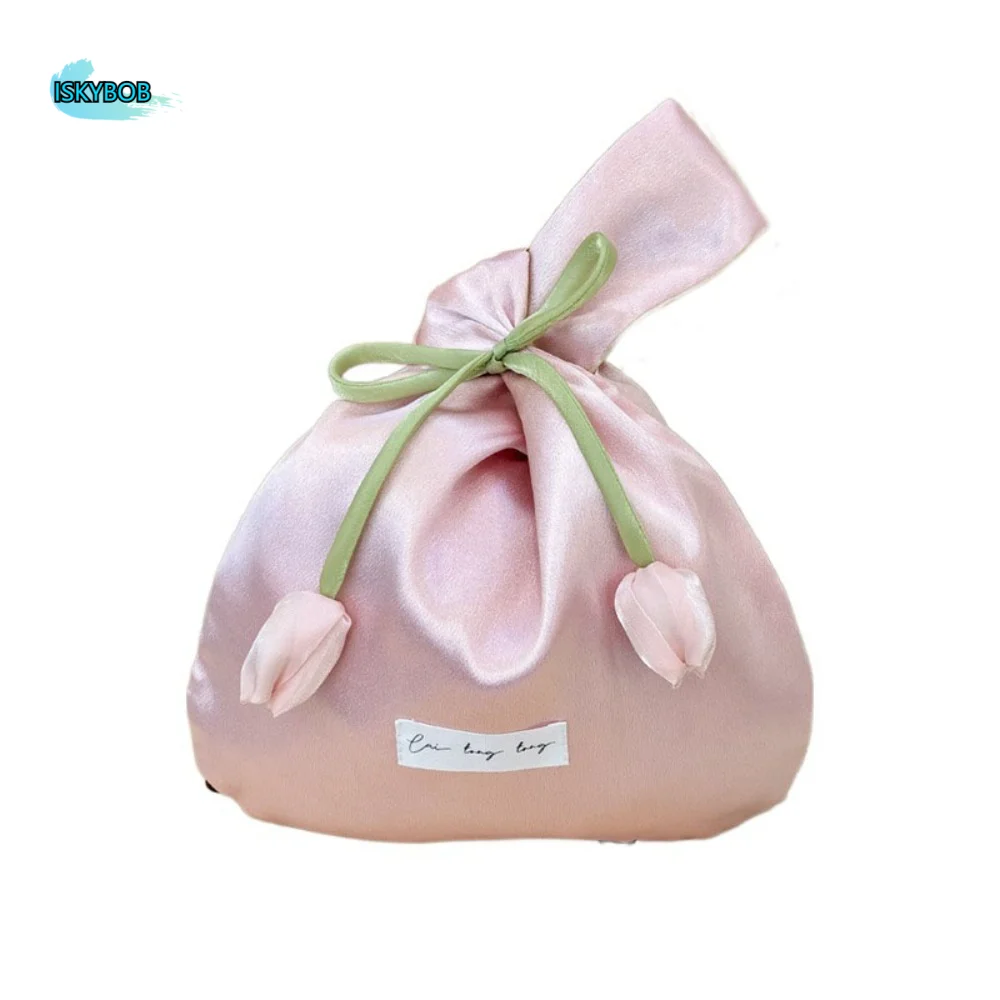 

Vest Shape Tulip Wrist Bag Tope Handle Silk cloth Wedding Beauty Bag New Chinese Style Large Capacity Goddess Day Gift Bag