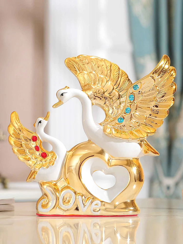 

European Wedding Decor Crafts Ceramic Creative Room Decoration Handicraft Gold Swan Love Porcelain Figurines Decorations