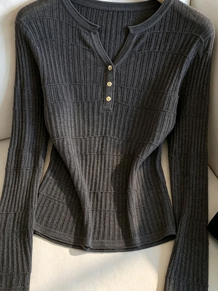 Slim Fit V-Neck Sweater Base Layer Top Small Design Sense Autumn Winter Women's Fashion High-End Inner Wear South Oil