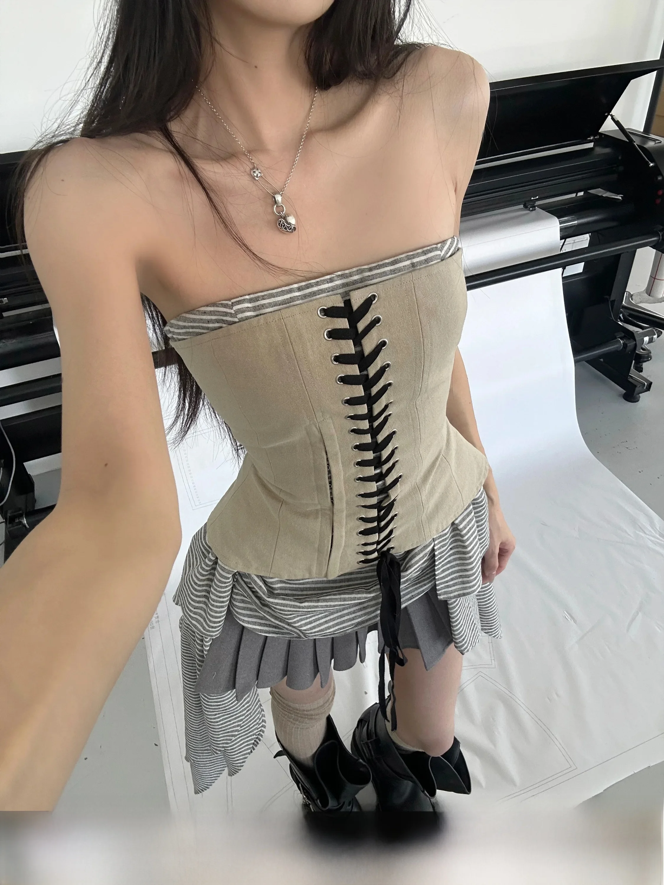 Top de tubo desestructurado de dos piezas con efecto falso en color caqui para mujer, camisa sexy de estilo coreano dulce y r...