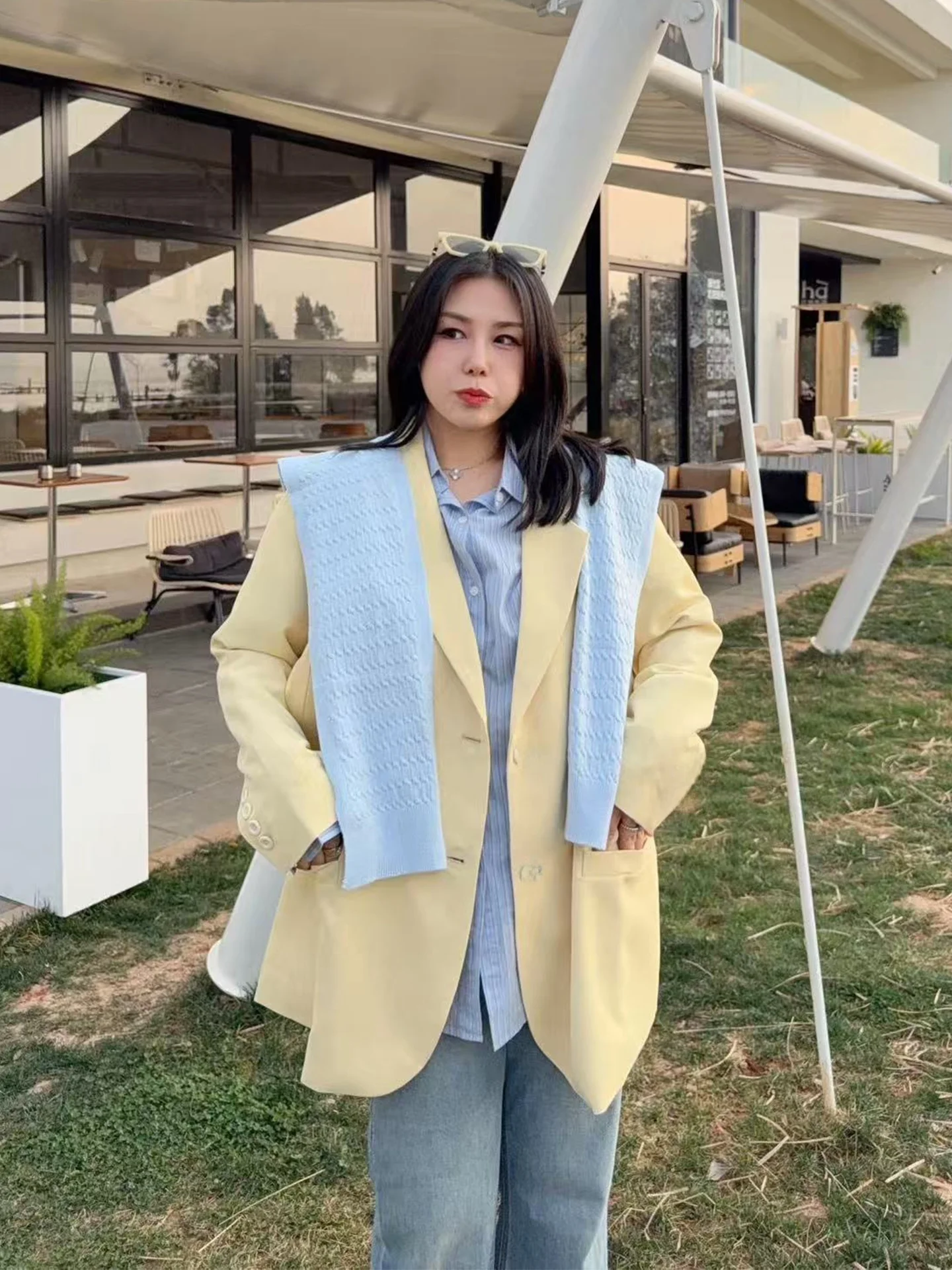 

Повседневная свободная женская куртка Vogana с отложным воротником, длинными рукавами и поясом на талии для ежедневной носки, комфортная посадка