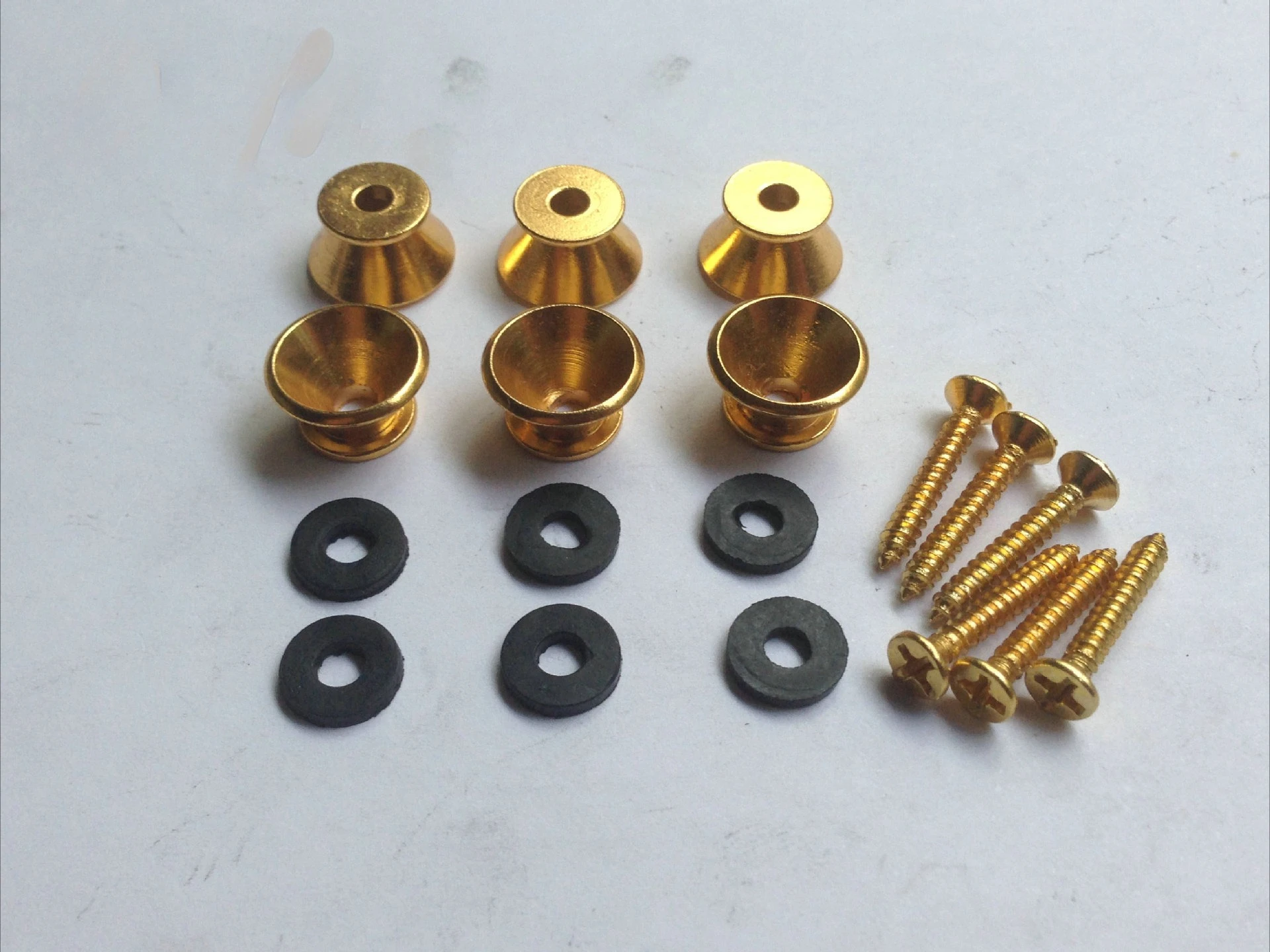 기타 미디엄 스트랩 버튼 스트랩 버클 고급 구리 테일 딩 나사 패드 포함 골드