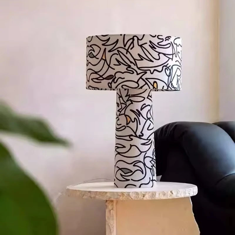 Graffiti Art Creative Designer Pattern Bedroom Bedhead Desk Lamp French Medieval High End Study Decoration Lamp