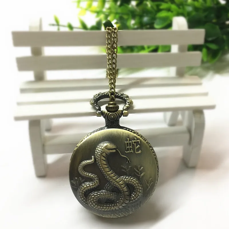 Gorąca sprzedaż na scenicznym miejscu Zodiak Zegarek kieszonkowy Duży retro Flip Prezent Wisiorek Zegarek Brązowy Zegarek Kwarcowy Fabryka Hurtownia