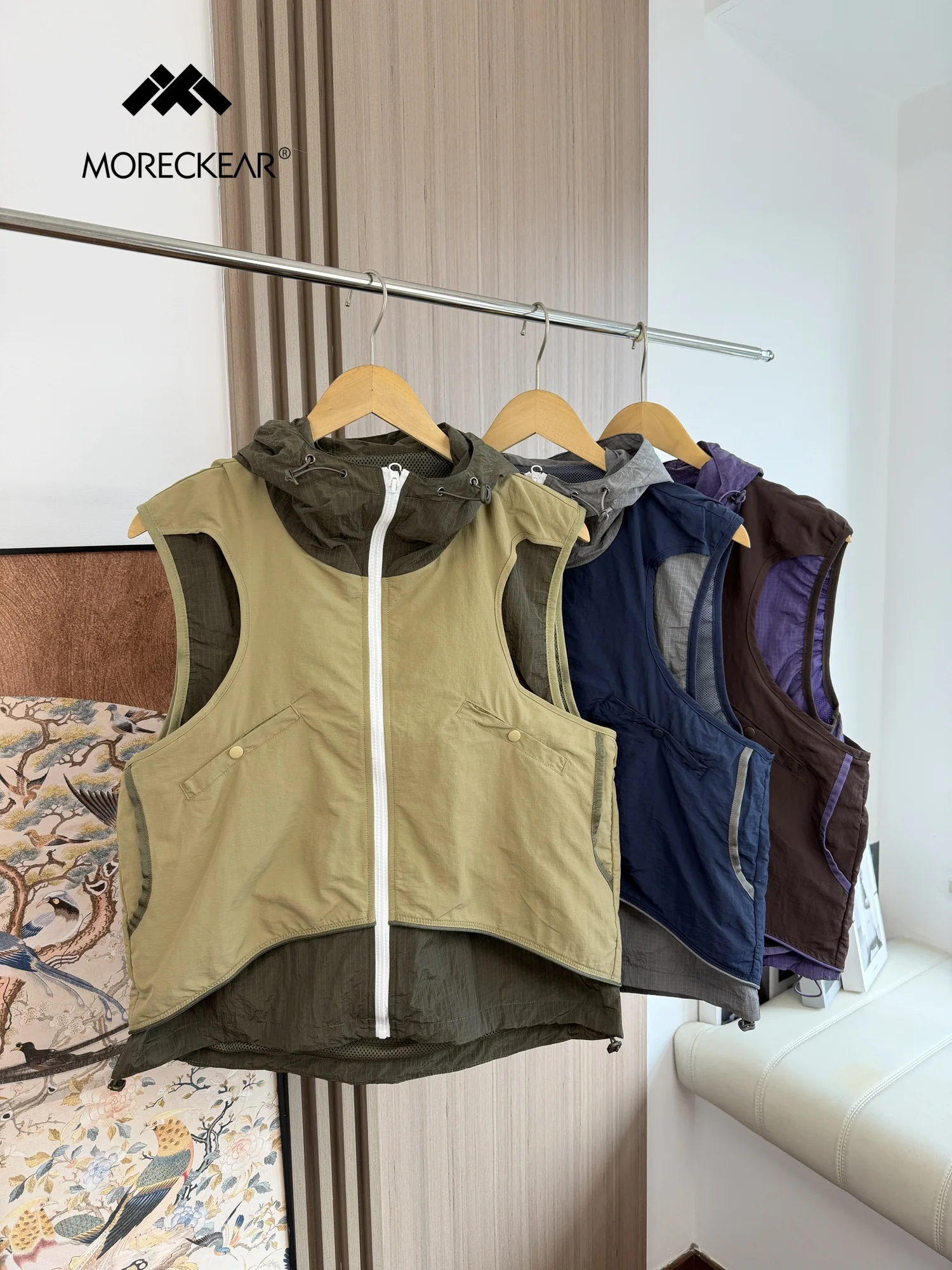 

Outdoor Mountain Series Couple Style Spring Summer Men Women Contrast Color Workwear Vest Hiking Utility Warmth Casual Loose Fit