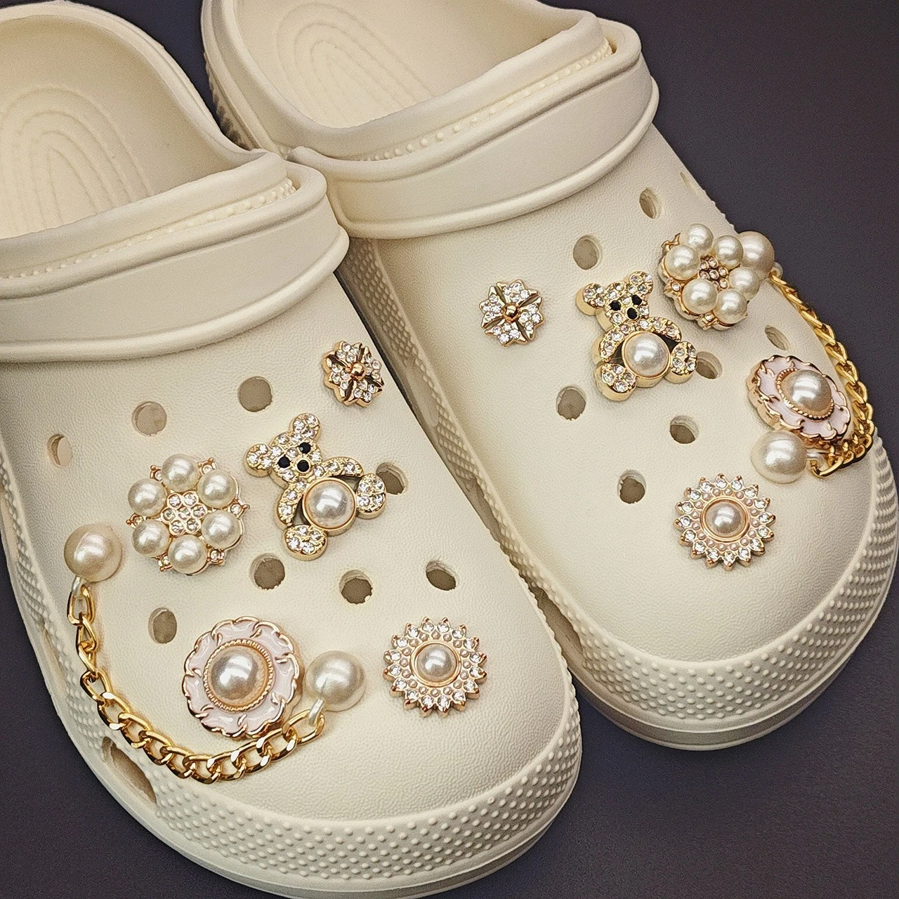 Moda złoty miś zawieszki do butów dla Crocs Rhinestone perła buty ogrodowe dekoracje damskie akcesoria obuwnicze dekoracje weselne