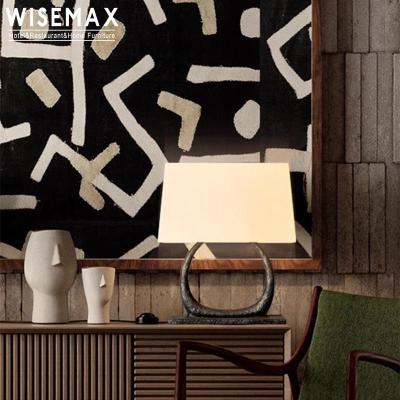 

WISEMAX FURNITURE Modern Luxury Hotel Home Restaurant Living Room Bedroom Decorative Metal Base Lighting Table Lamps for Villa