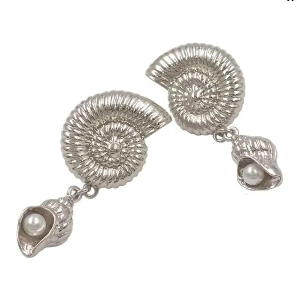 

WT-ME131 Lovely Wholesale Brass And Artificial Pearl Paved Long Earring For Girls Vacation Beach Style Decorative
