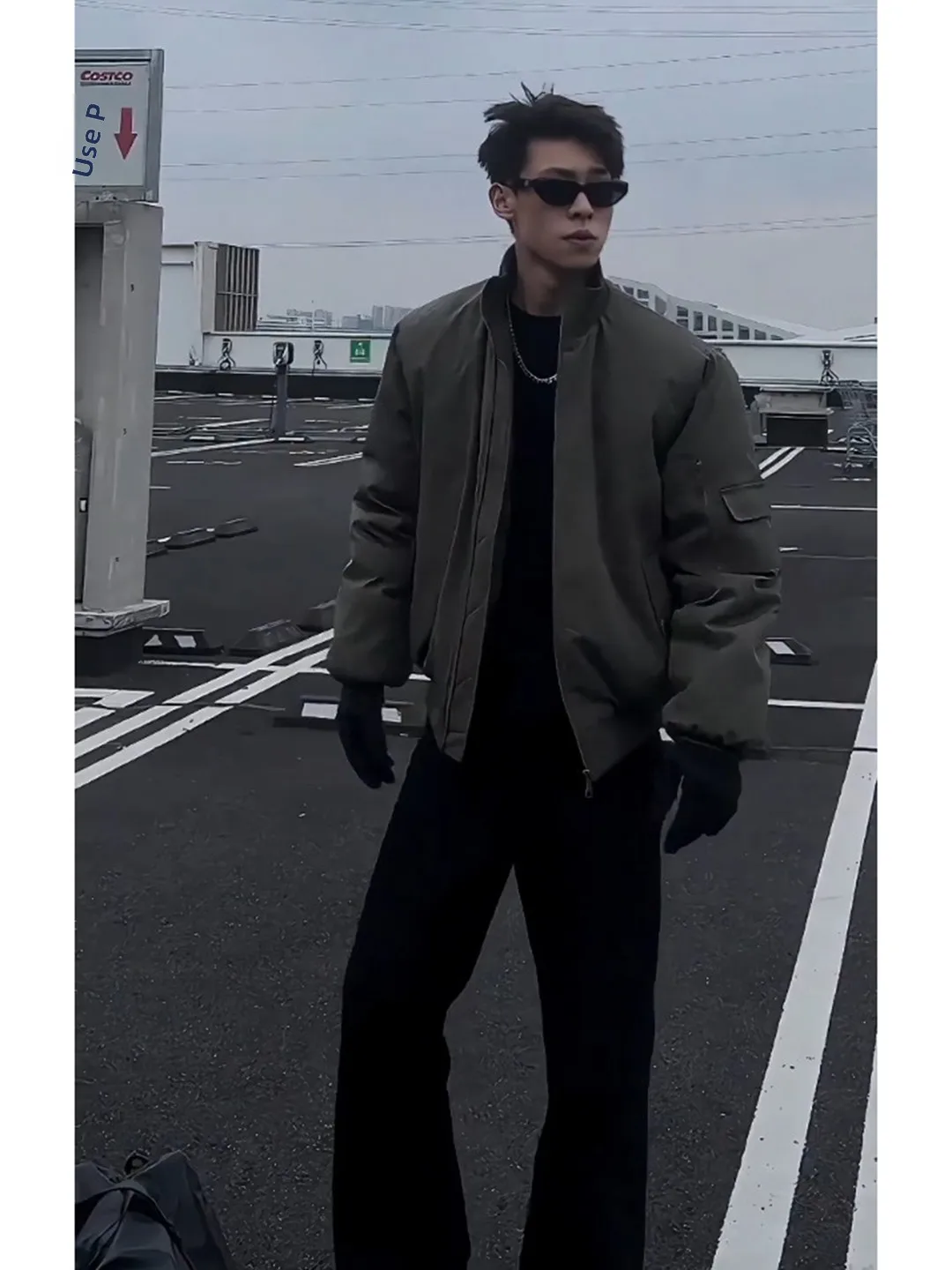 

Мужская зимняя утепленная куртка-бомбер свободного кроя из плотного хлопка в бейсбольном стиле