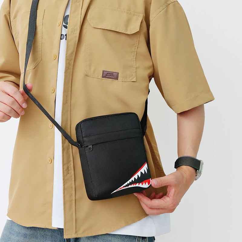 Unifarbene Taschen für Damen und Herren ohne Muster eignen sich ideal für Reisen, Ausflüge und Fotoshootings. – Detail 7