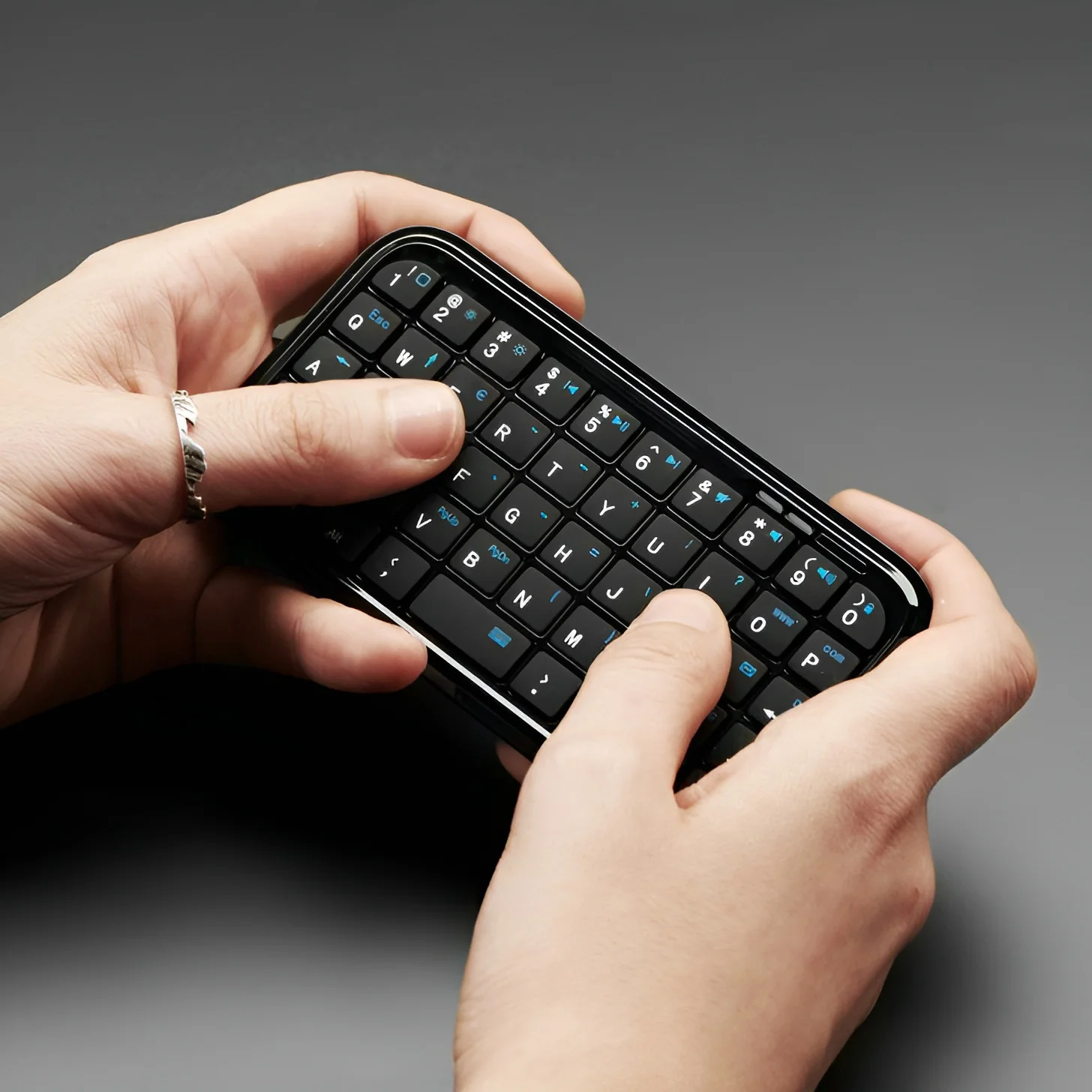 Mini Rechargeable Bluetooth System Universal Wireless Bluetooth Mini Portable Practical Keyboard Charging Wireless Pocket Keypad
