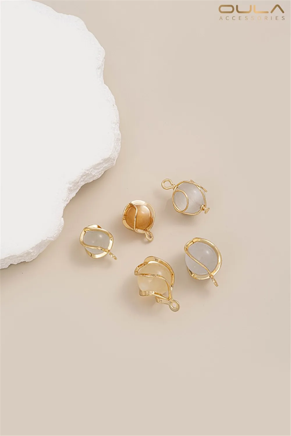 

14K Gold-plated Copper White Cat's Eye Stone round Beads Gold Pendant DIY Earrings Bracelet Accessory Jewelry Making Supplies