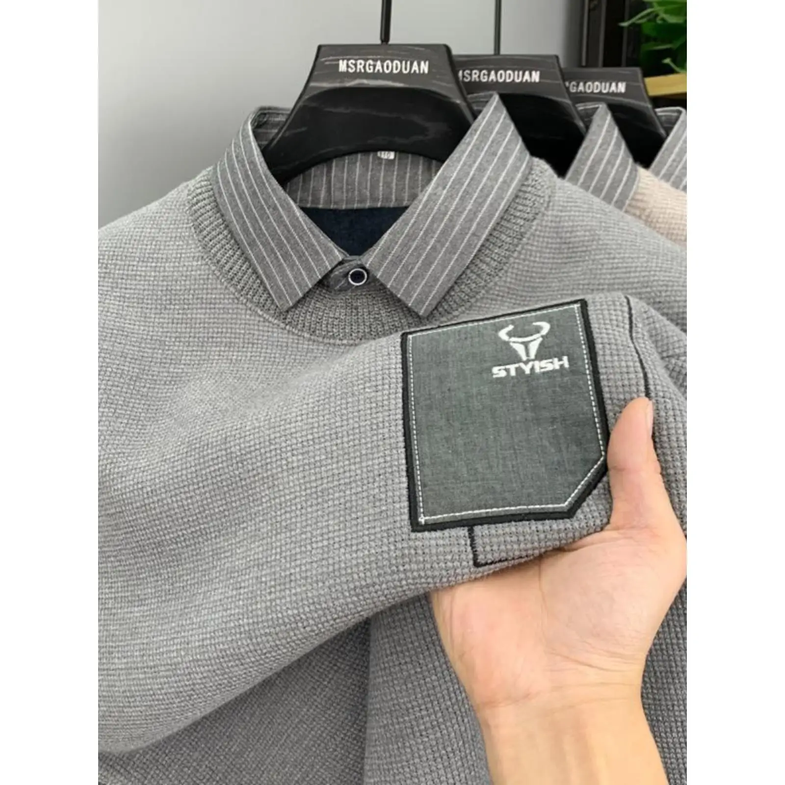 

Men's Faux Two-Piece Knitted Sweater with irt Collar Thiened Fce Warm Winter Outerwear Loose Fit Faion Urban Sle