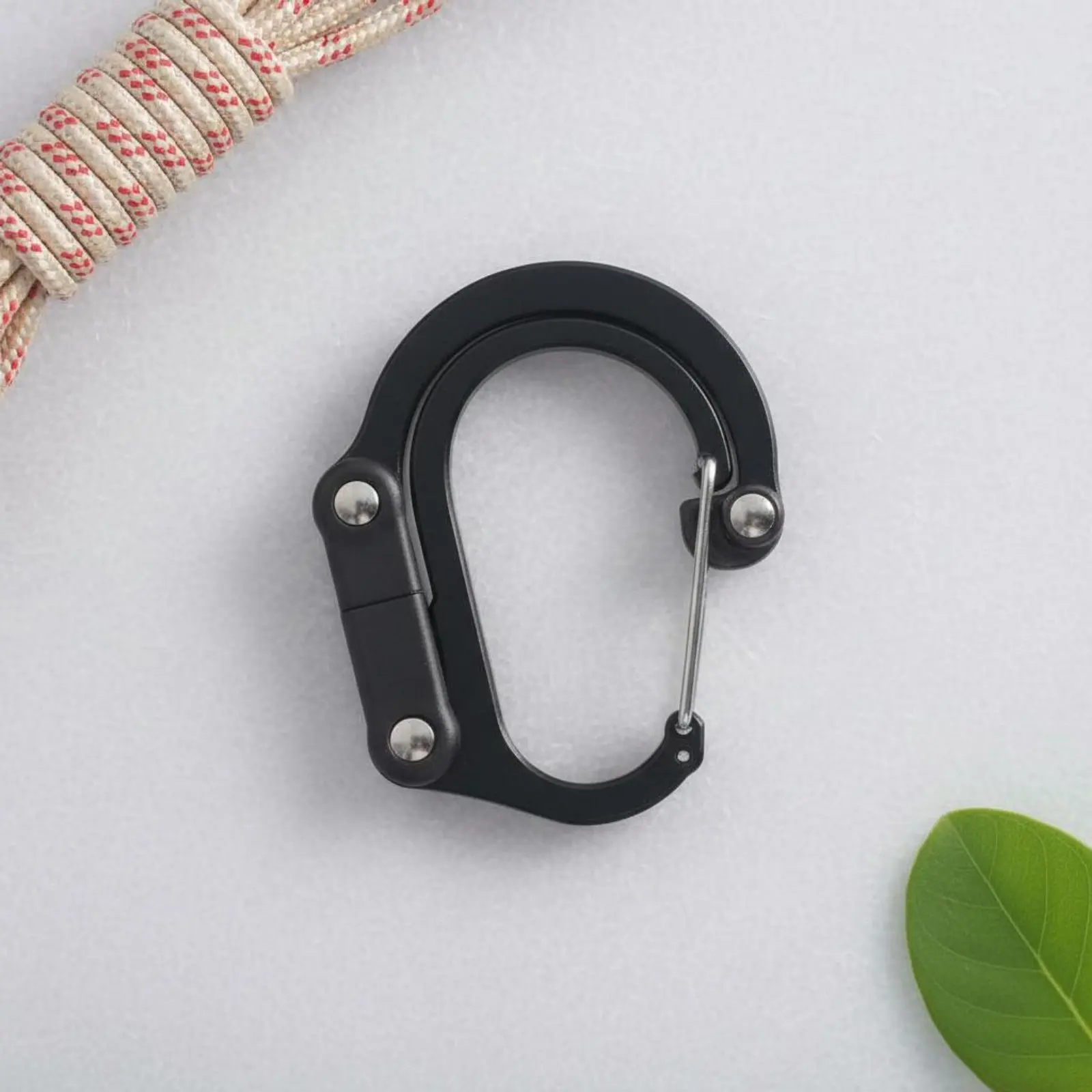 D Shape Carabiner Lightweight Rotating Carabiner Hook D Shape Snap Hook Strong Hardware Accessory Single-Handed-Handed Use
