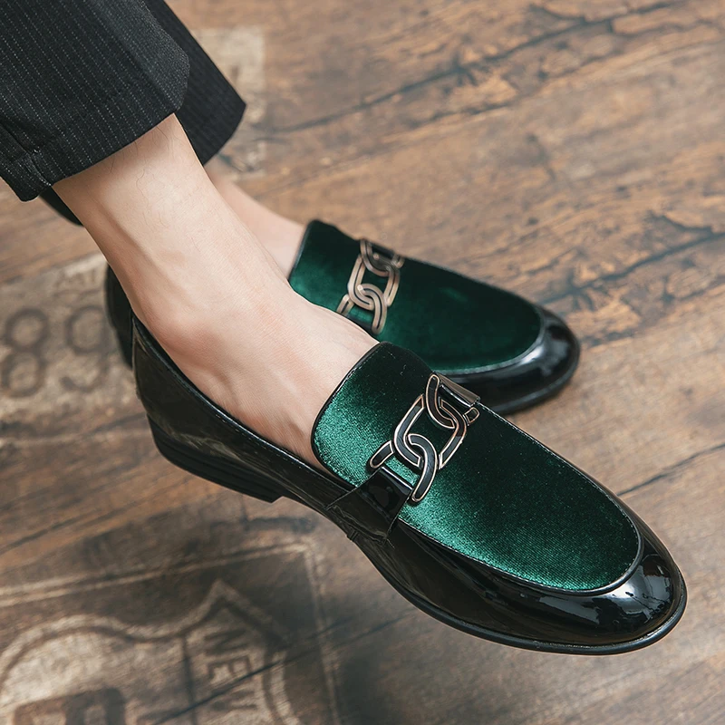 

PU Splicing Suede Loafers for Men Classic Fashion Metal Buckle Decoration Daily Simple and Versatile Business Dress Shoes