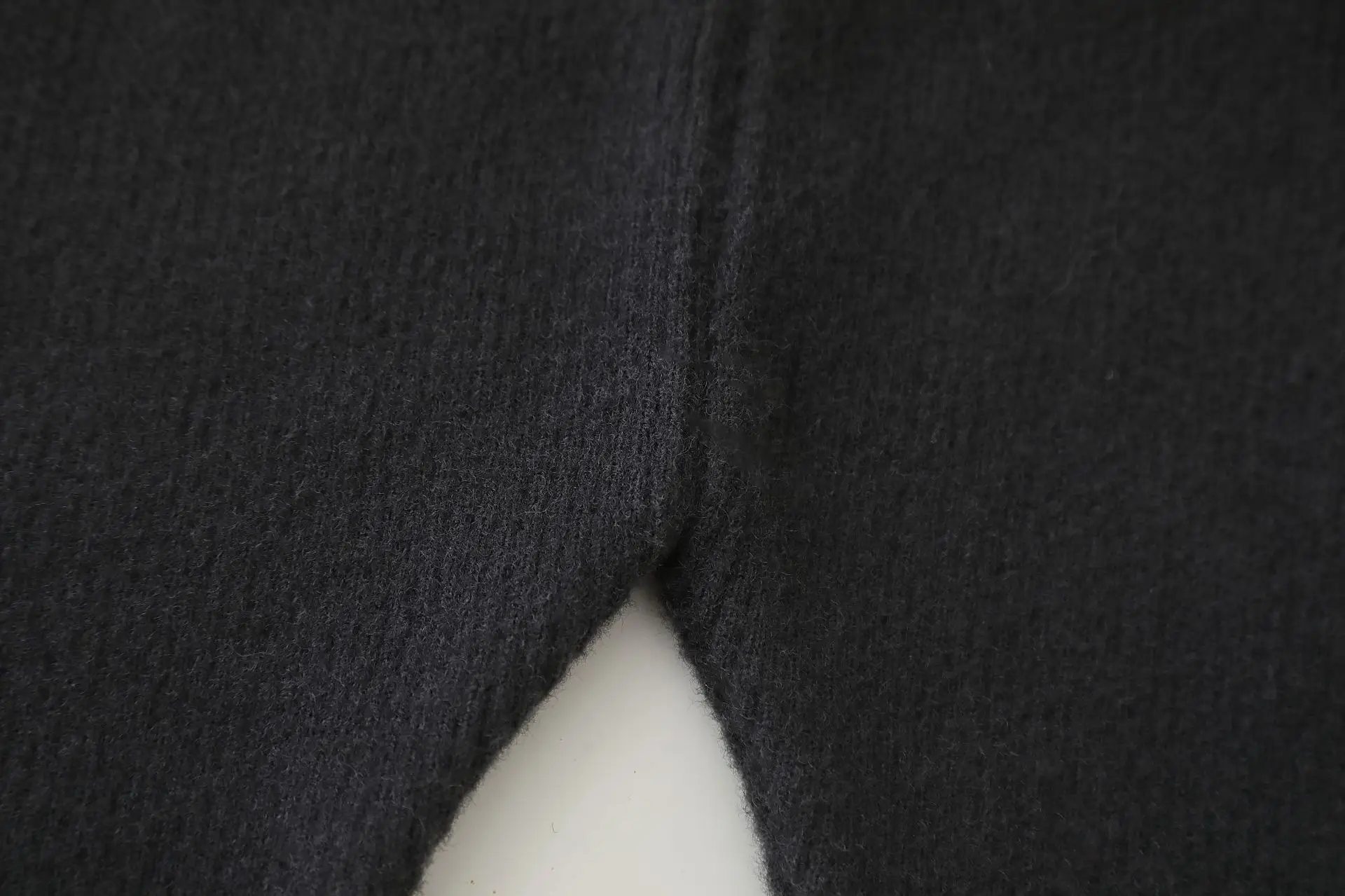 طقم سترة وسراويل ضيقة برقبة دائرية للفتيات لخريف وشتاء 2025 تصميم قرش 90-130 سم